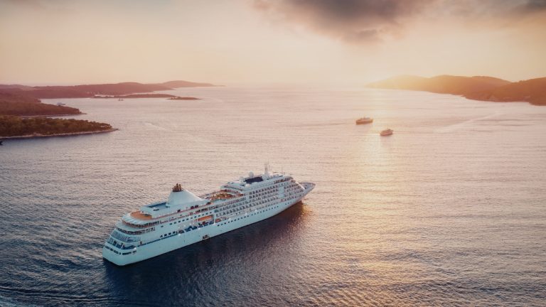 Jakie rzeczy warto mieć ze sobą podczas rejsu wycieczkowego?