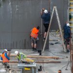 Wynajem odzieży roboczej w praktyce — kluczowe informacje